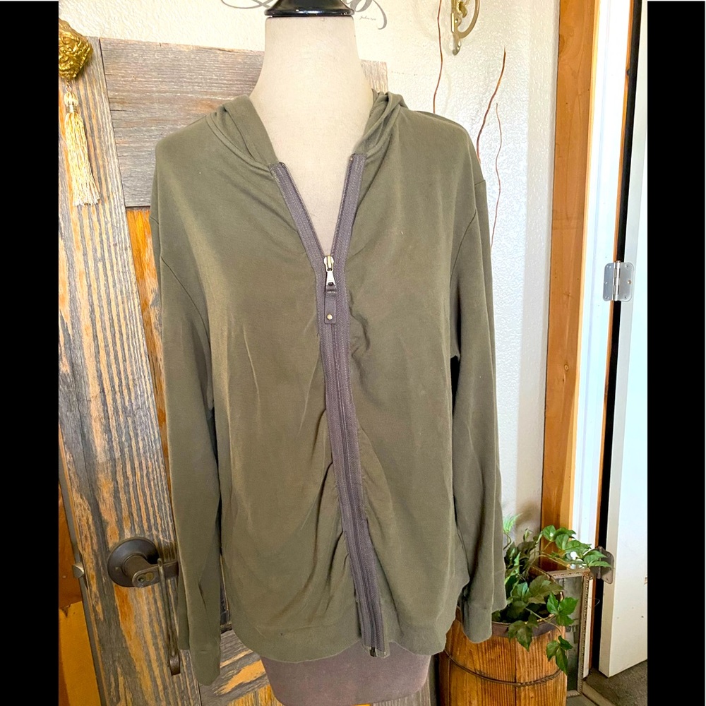 Hoodie   Women’s / Plus Size 18/20